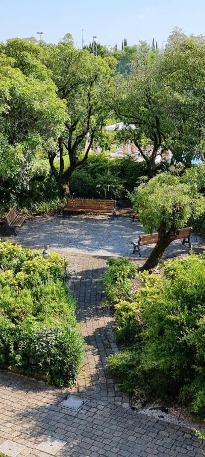 Dolce Blu Sirmione Leilighet Rivoltella del Garda Eksteriør bilde